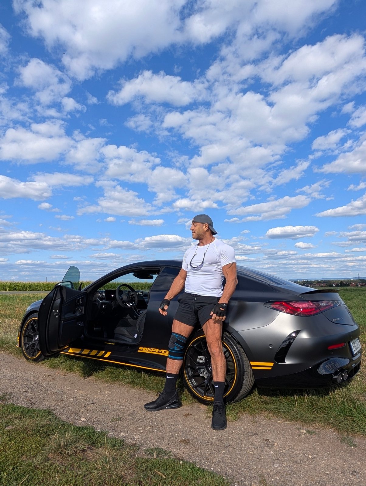 Stefan König mit Fahrzeug